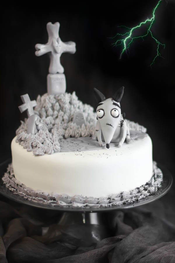 frankenweenie-cake-by-sprinklebakes