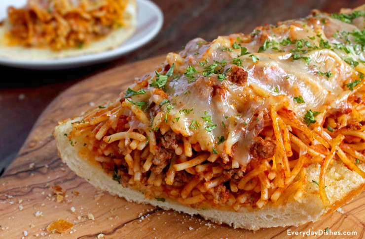 garlic-bread-spaghetti-sandwich-everydaydishes_com-H-740x486