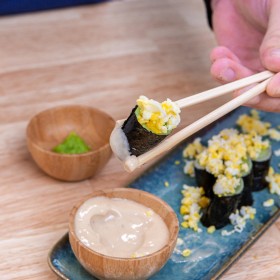 Poireaux vinaigrette et mimosa façon Maki