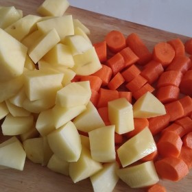 Poêlée de carottes, pommes de terre et tofu BIO