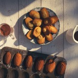 Madeleines miel & citron à tremper dans chocolat chaud