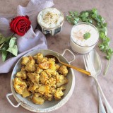 Aloo gobi, curry sec indien de pommes de terre et chou-fleur