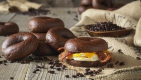 Des bagels au café pour faire le plein d’énergie !