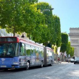 Grâce au Bus Burger, tu peux désormais visiter Paris en te goinfrant de burgers 