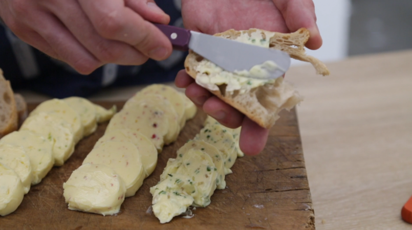 Plateau d’huîtres et ses beurres aromatisés