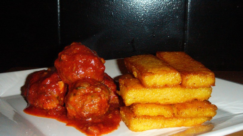 Polpette à la sicilienne sauce tomate et polenta poelée