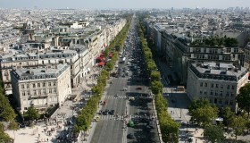 Des cafés gratuits sur les Champs Elysées !