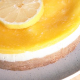 Cheesecake au citron et aux langues de chat