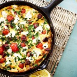 Omelette d'été tomates-feta-chorizo