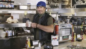 Scott Patterson de Gilmore Girls nous donne la recette de son burger !