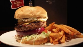 Pour son anniversaire Hard Rock Café vend son Original Legendary Burger à 0,71€ !