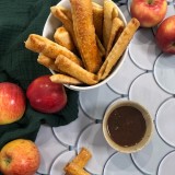 Apple pie fries & coulis de caramel