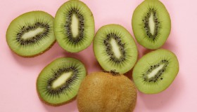 Un fruit antioxydant & riche en vitamine C ? J’appelle le Kiwi !