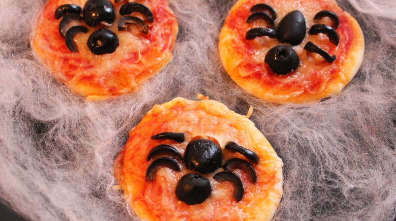 Mini-pizza momie et araignée