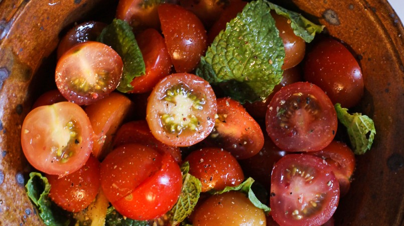 Tomates cerise à la menthe