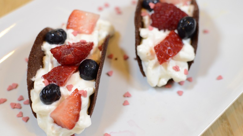 Tuiles au chocolat et fruits rouges