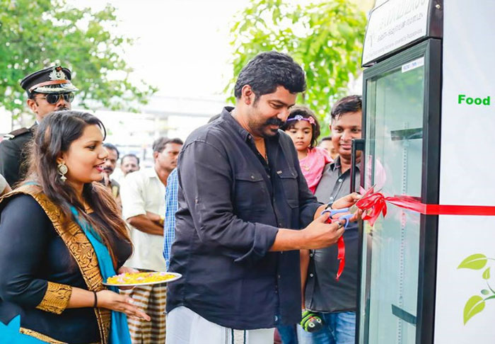 public-street-fridge-for-homeless-india-1