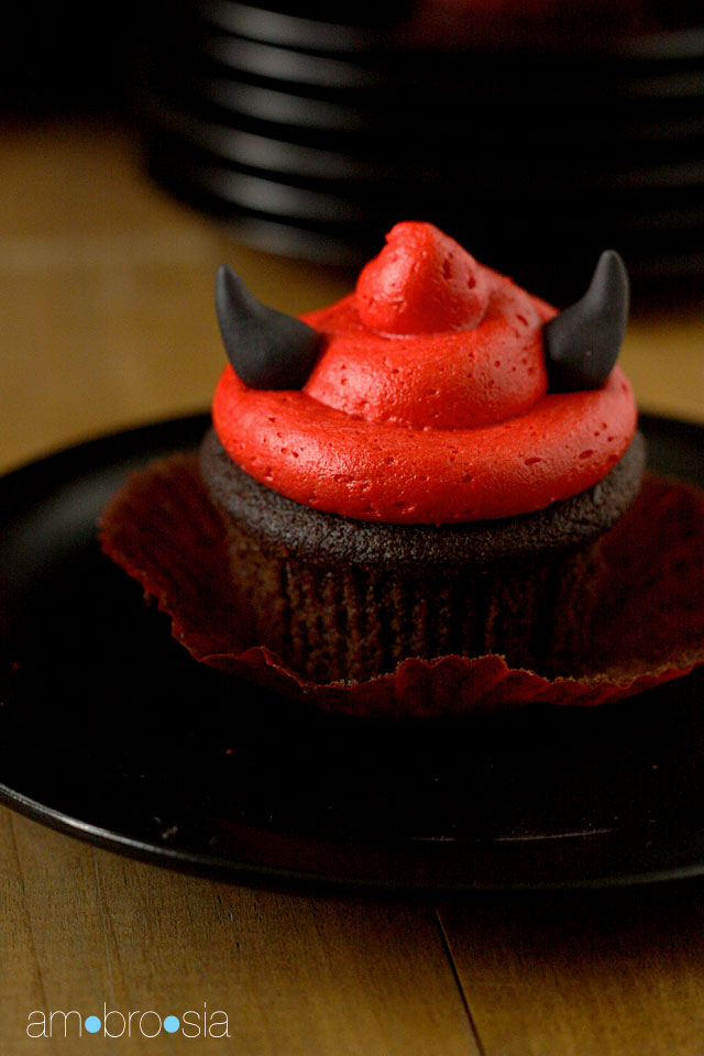 red-devil-cupcakes-3