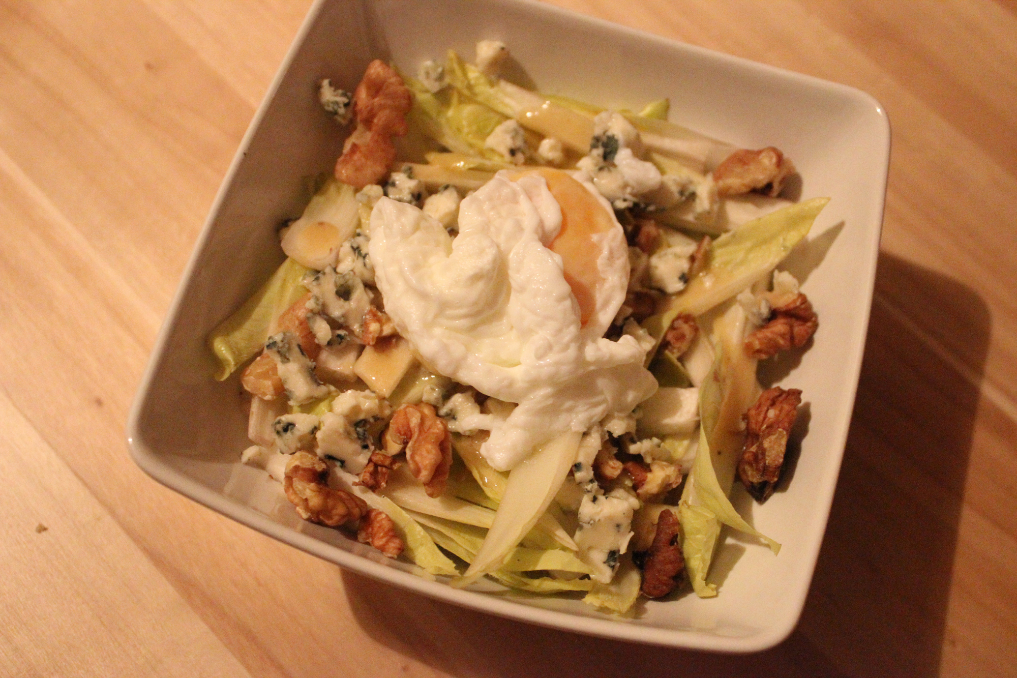 Salade d'endives aux noix et copeaux de roquefort Cuisine Ta Mère