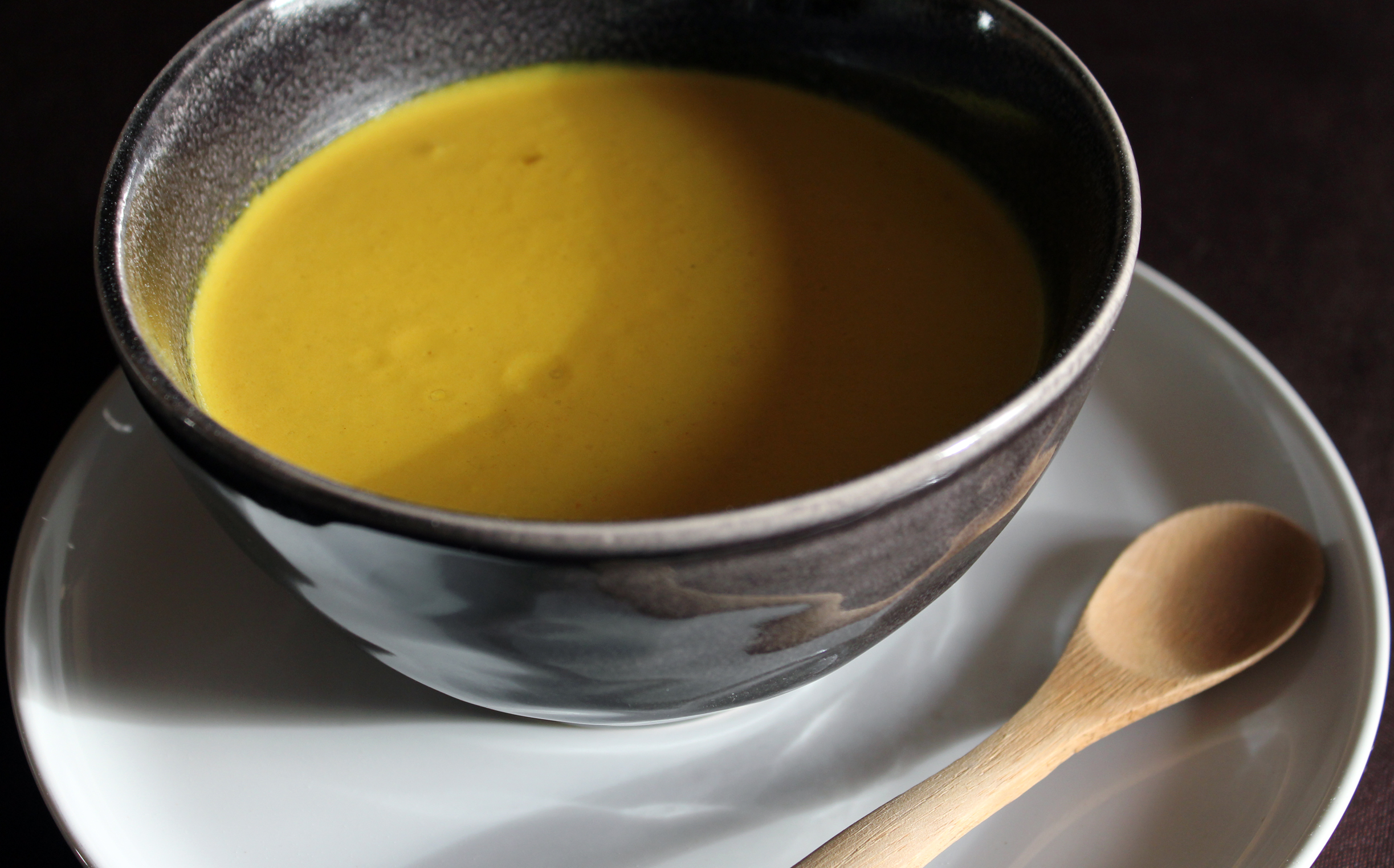 Recette : Soupe de carottes au curcuma et lait de coco