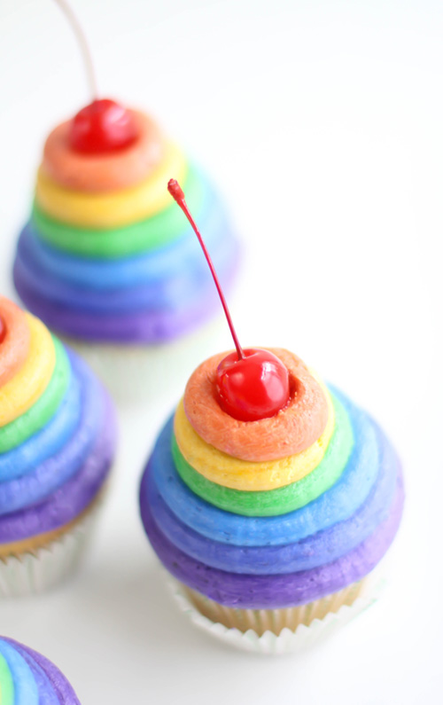 SprinkleBakes Roy G Biv Rainbow Cupcakes 2