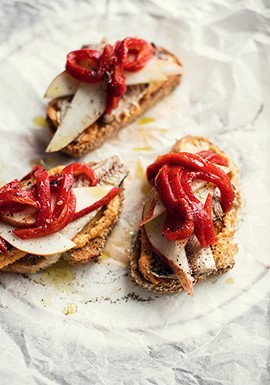 Toast sardines